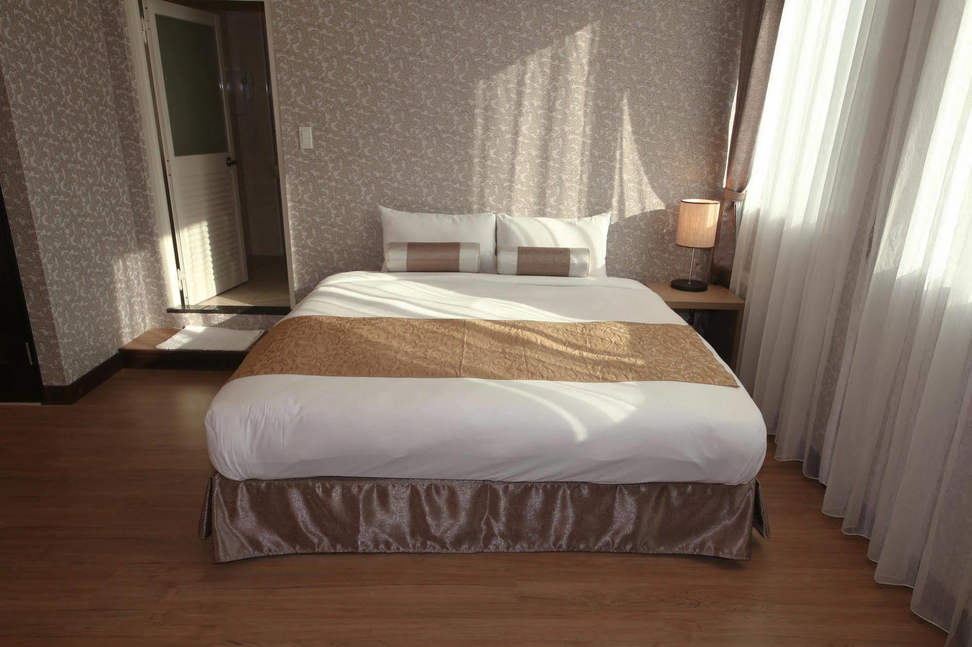 Finders Hotel Hualien Wen Hua Екстер'єр фото